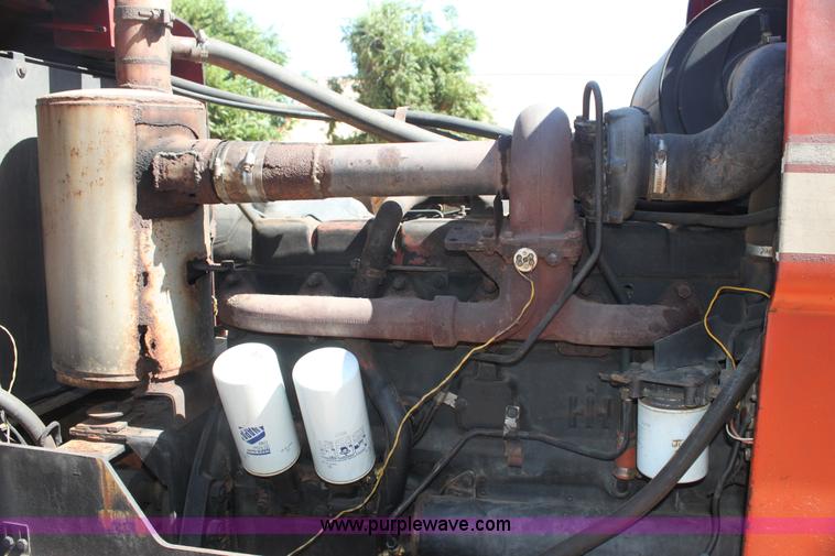 image for item H7484 1981 International 3388 2+2 4WD tractor