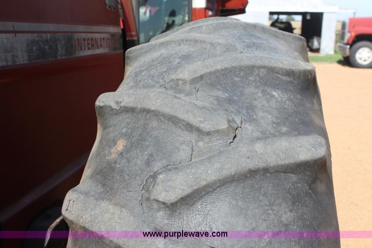 image for item H7484 1981 International 3388 2+2 4WD tractor