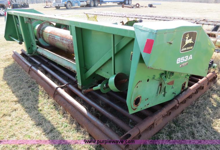 image for item S5929 John Deere 853A row crop header