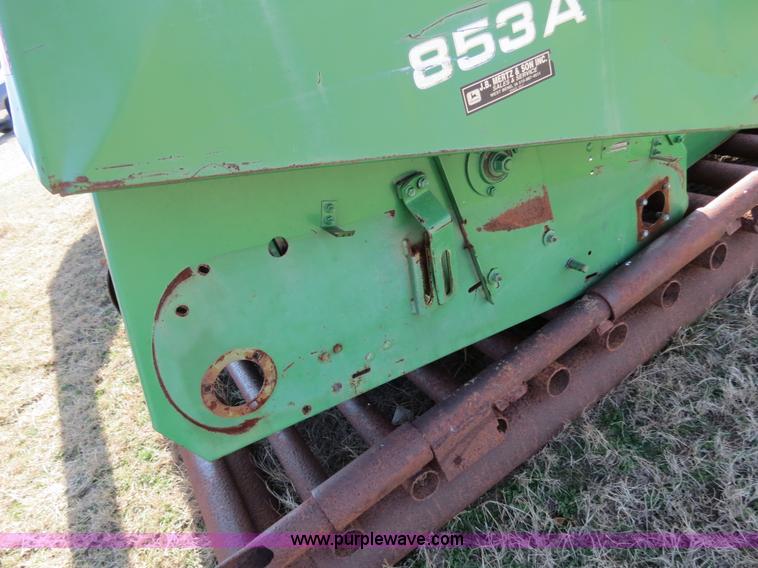 image for item S5929 John Deere 853A row crop header