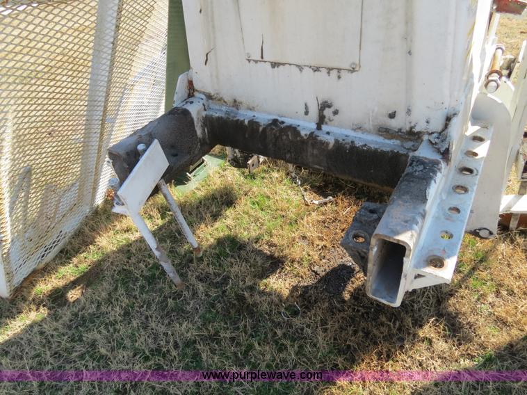 image for item S9525 Ustc, Inc. truck mounted crane