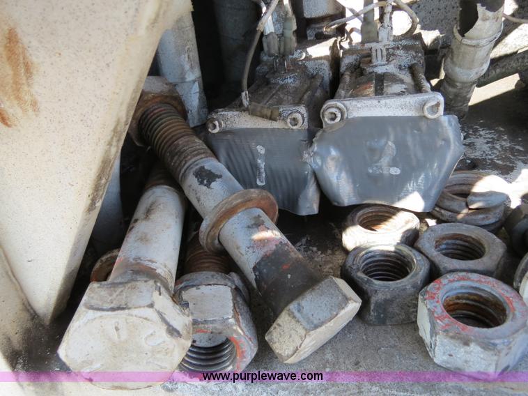 image for item S9525 Ustc, Inc. truck mounted crane