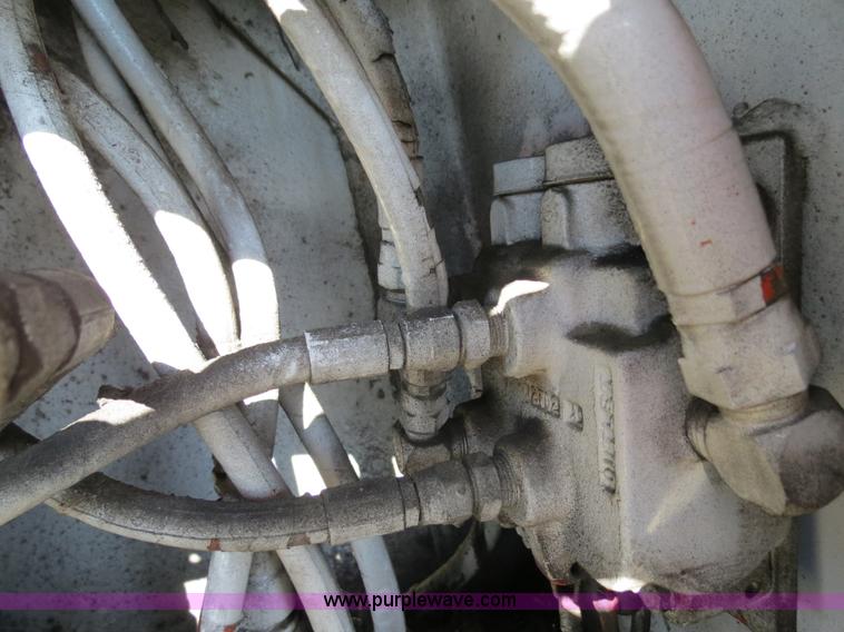 image for item S9525 Ustc, Inc. truck mounted crane