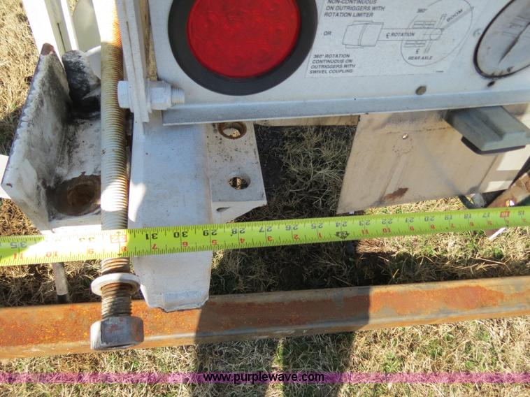 image for item S9525 Ustc, Inc. truck mounted crane