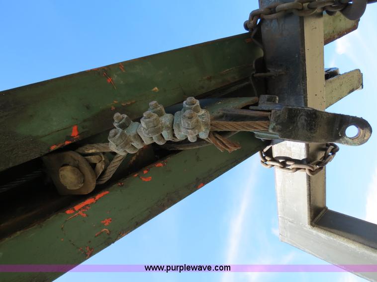 image for item S9525 Ustc, Inc. truck mounted crane