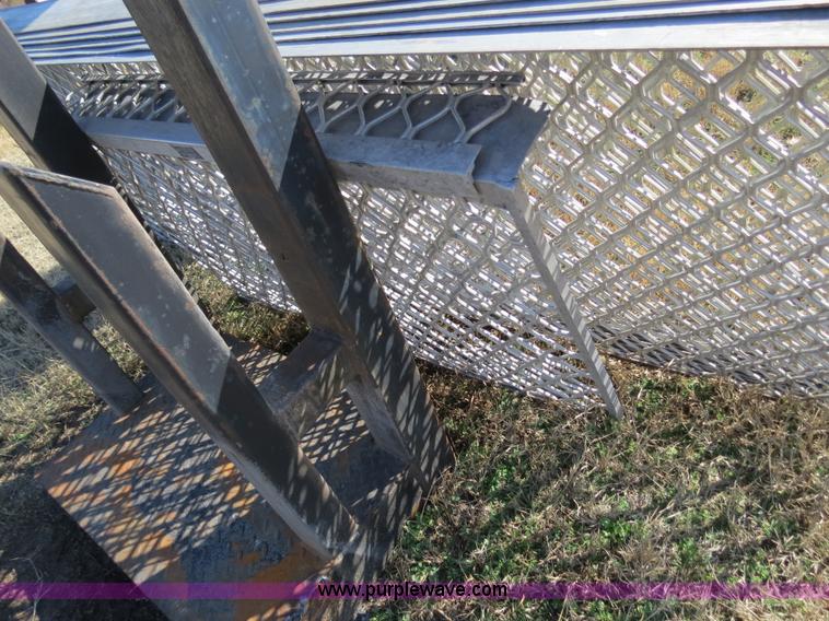 image for item S9525 Ustc, Inc. truck mounted crane