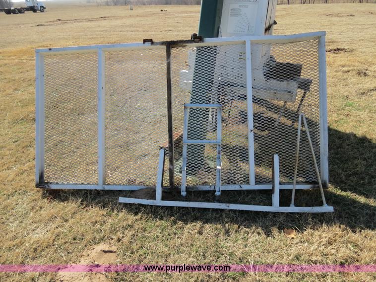 image for item S9525 Ustc, Inc. truck mounted crane