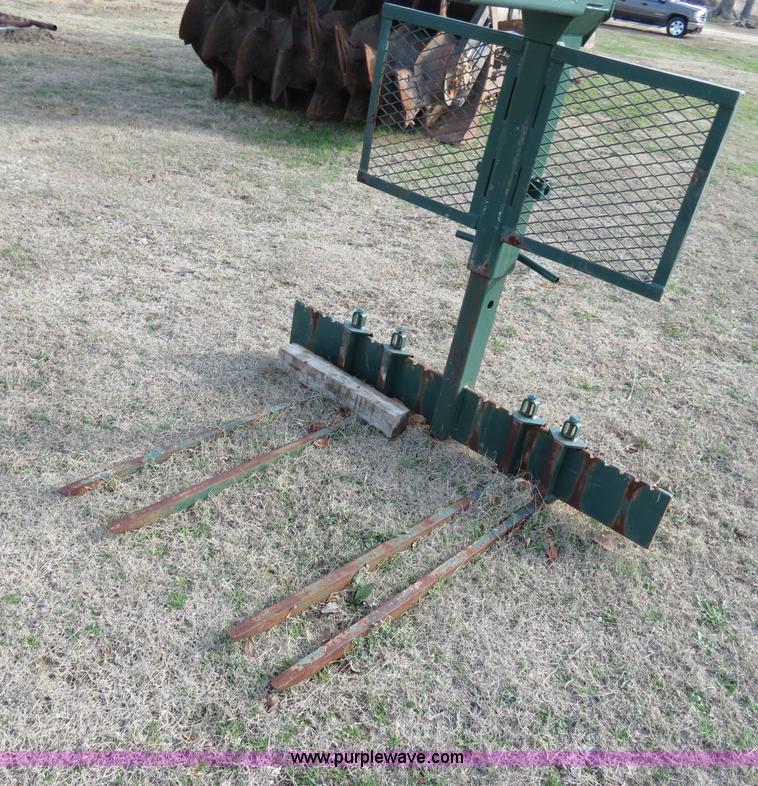 image for item S9525 Ustc, Inc. truck mounted crane