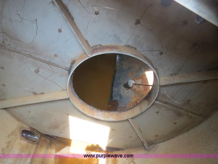 image for item S9690 Ram Rodder 14' tank