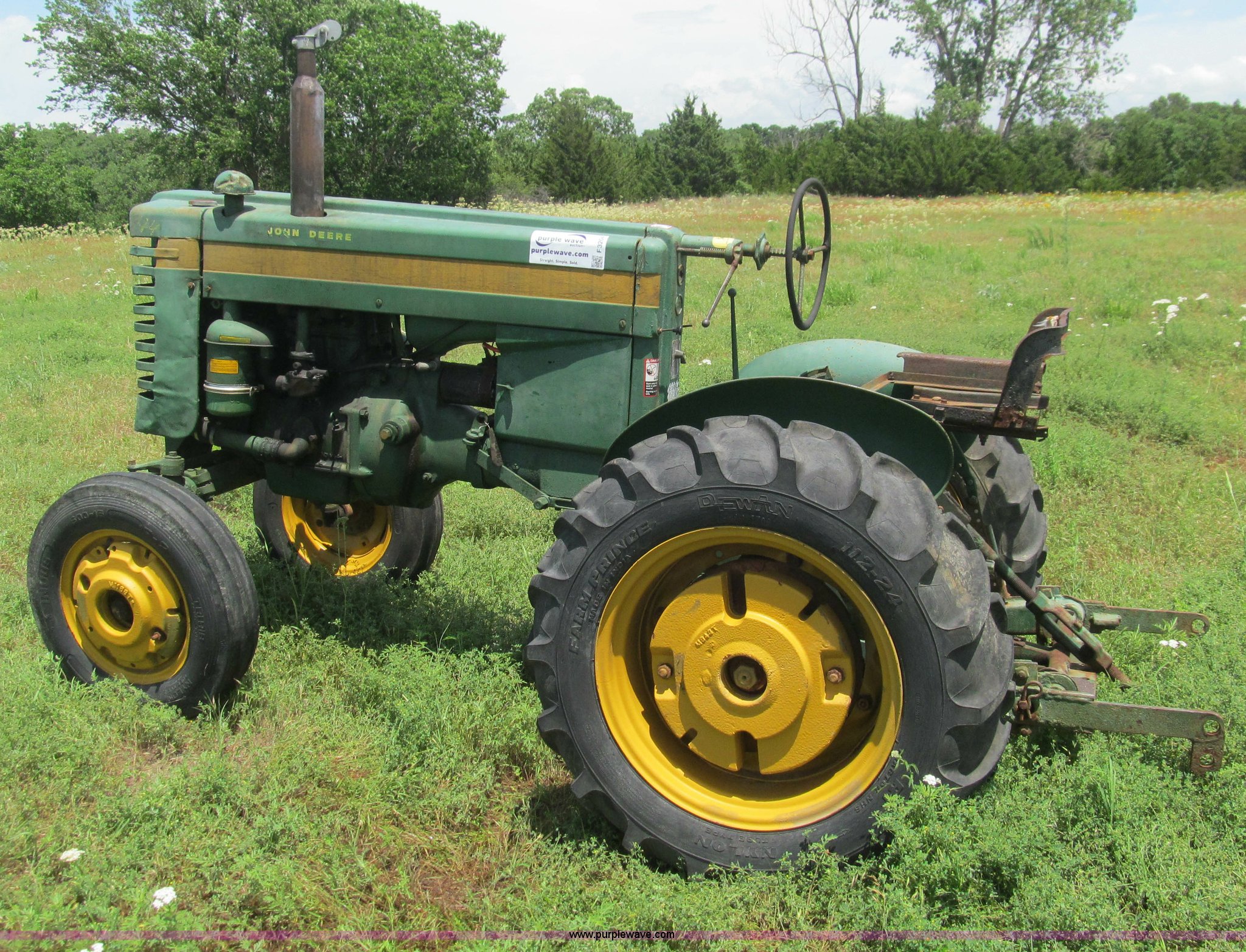 1952 John Deere M tractor in Ringling, OK Item F3204 sold Purple Wave