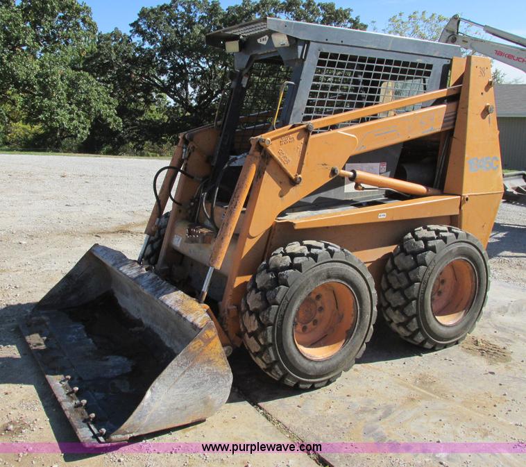 Case 1845C skid steer noreserve auction on Thursday, November 14, 2013