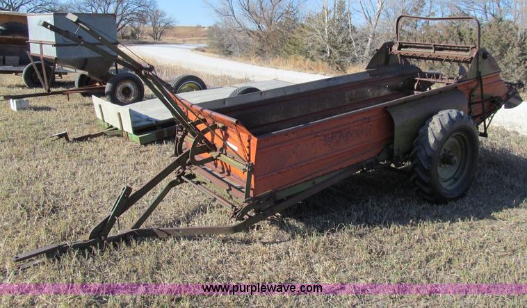 Manure spreader | no-reserve auction on Wednesday, December 18, 2013