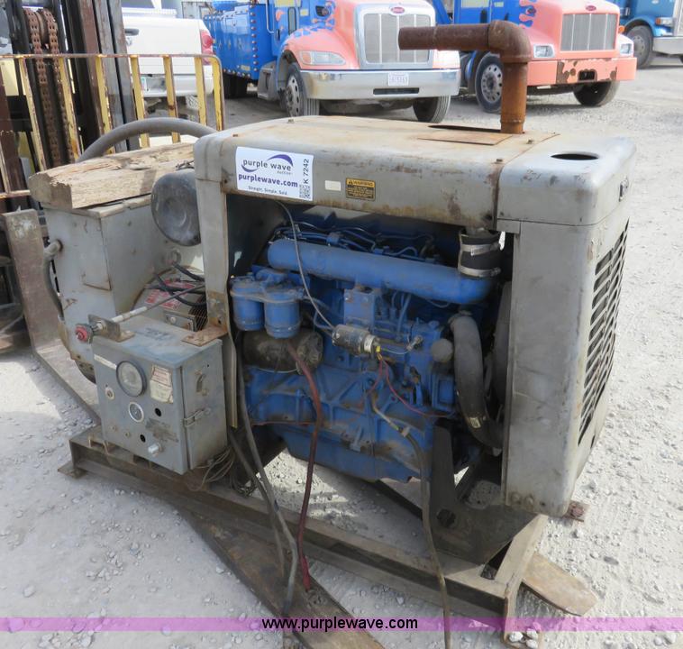 Ford New Holland four cylinder diesel engine | no-reserve auction on
