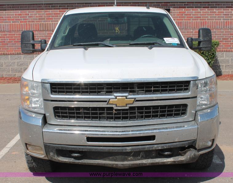 image for item H8179 2010 Chevrolet Silverado 2500HD Z71 Ext. Cab pickup truck