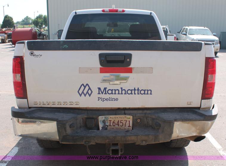 image for item H8179 2010 Chevrolet Silverado 2500HD Z71 Ext. Cab pickup truck