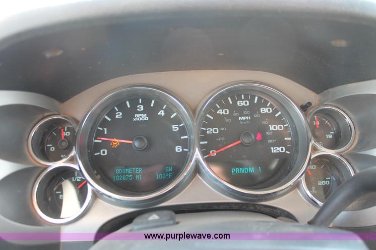 image for item H8179 2010 Chevrolet Silverado 2500HD Z71 Ext. Cab pickup truck