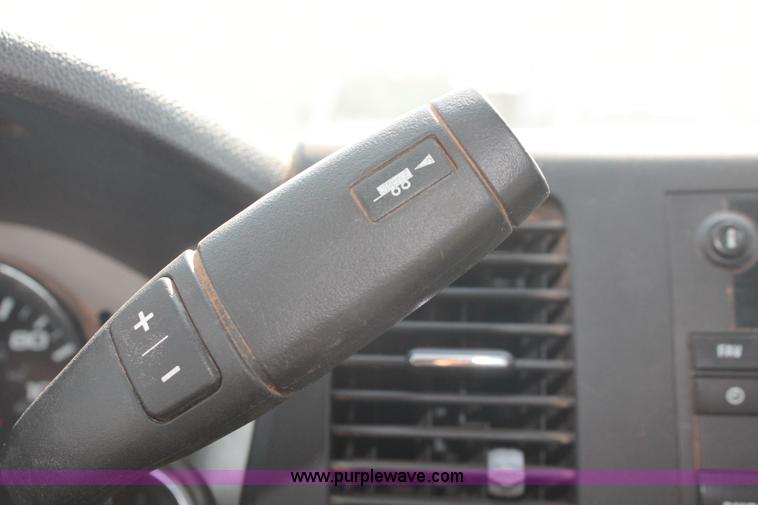 image for item H8179 2010 Chevrolet Silverado 2500HD Z71 Ext. Cab pickup truck