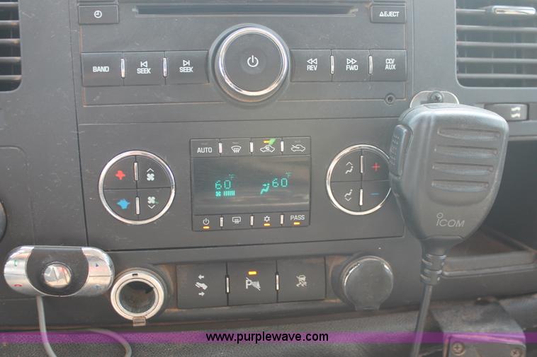 image for item H8179 2010 Chevrolet Silverado 2500HD Z71 Ext. Cab pickup truck