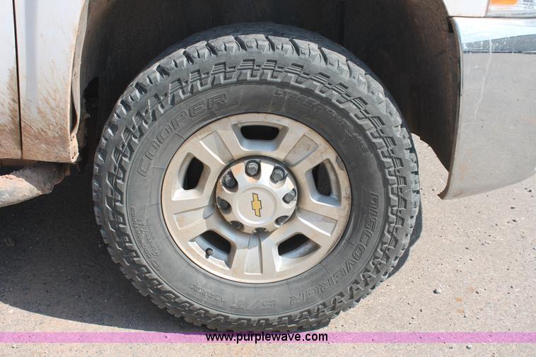 image for item H8179 2010 Chevrolet Silverado 2500HD Z71 Ext. Cab pickup truck