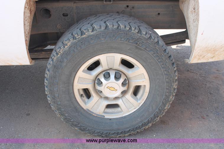 image for item H8179 2010 Chevrolet Silverado 2500HD Z71 Ext. Cab pickup truck