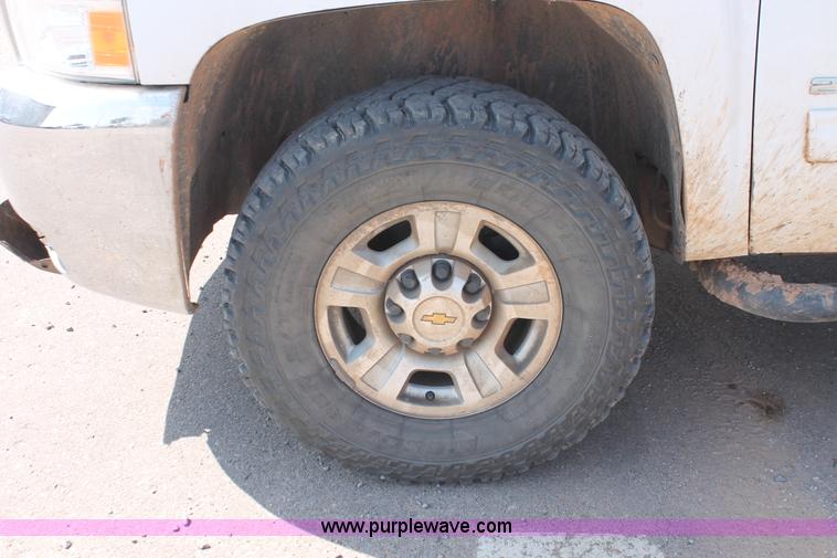 image for item H8179 2010 Chevrolet Silverado 2500HD Z71 Ext. Cab pickup truck