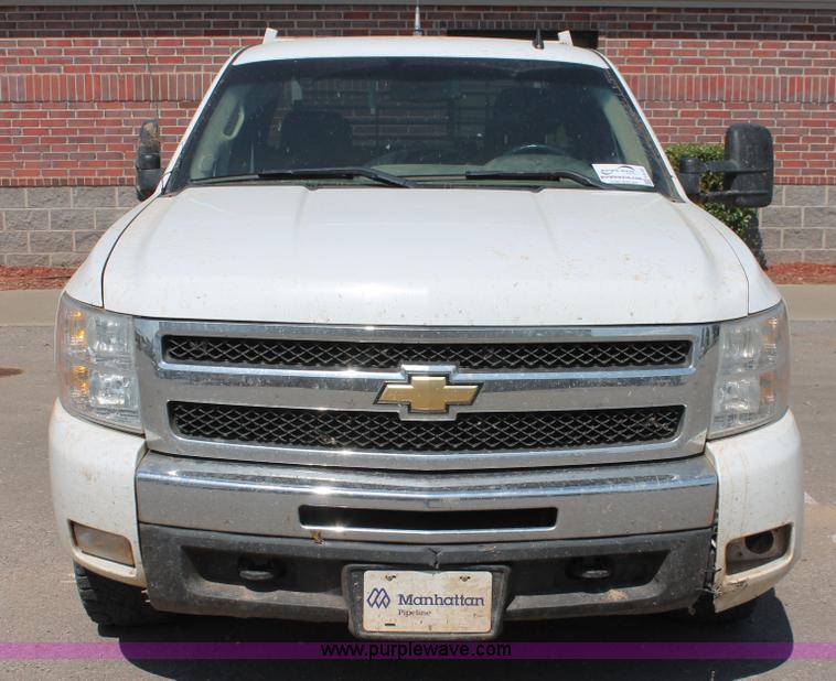 image for item H8181 2010 Chevrolet Silverado 1500 Z71 Ext. Cab pickup truck