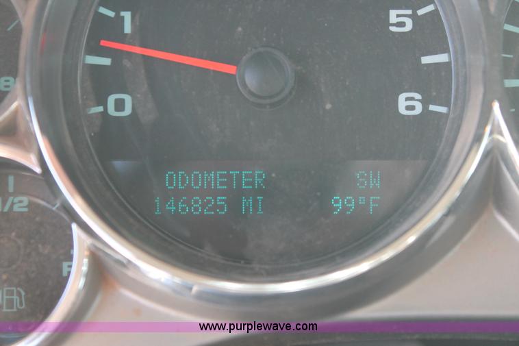 image for item H8181 2010 Chevrolet Silverado 1500 Z71 Ext. Cab pickup truck