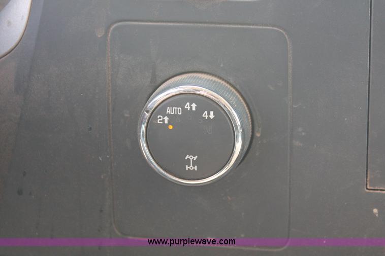 image for item H8181 2010 Chevrolet Silverado 1500 Z71 Ext. Cab pickup truck