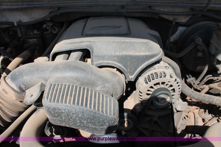 image for item H8181 2010 Chevrolet Silverado 1500 Z71 Ext. Cab pickup truck