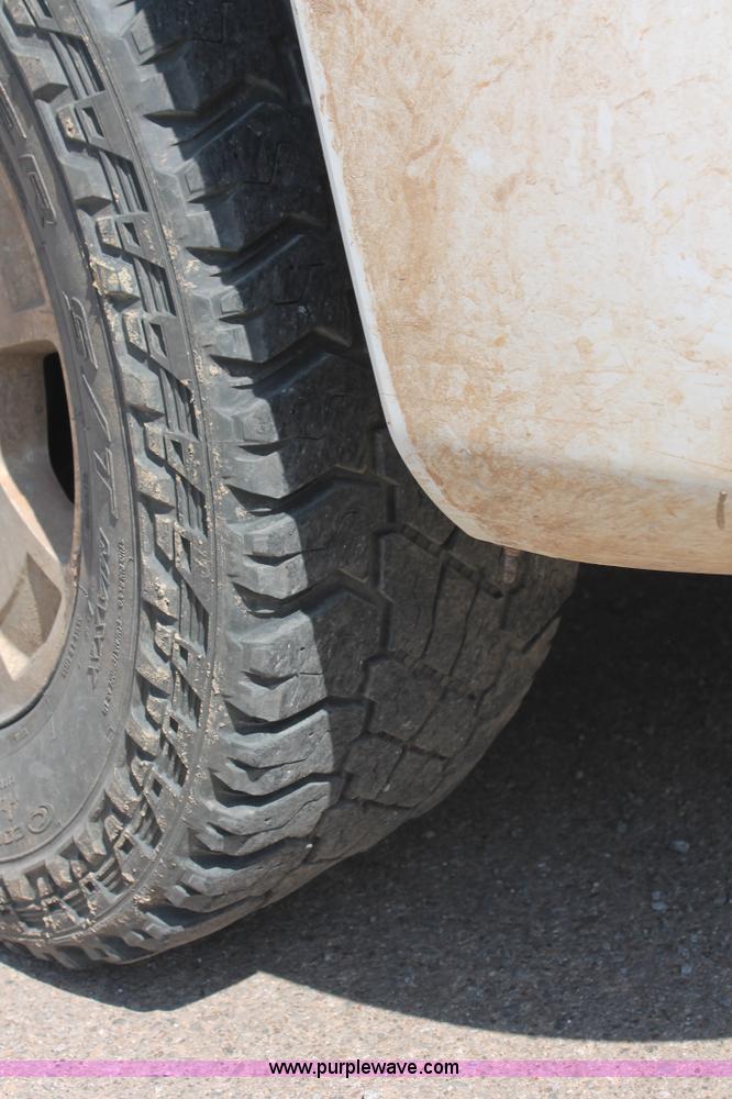 image for item H8181 2010 Chevrolet Silverado 1500 Z71 Ext. Cab pickup truck