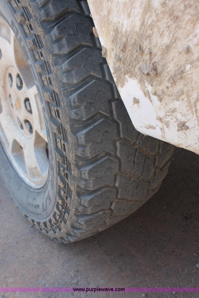 image for item H8181 2010 Chevrolet Silverado 1500 Z71 Ext. Cab pickup truck