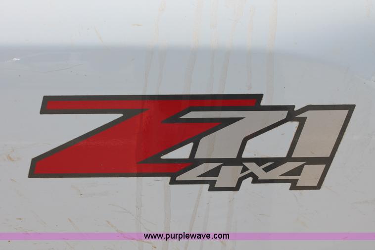 image for item H8181 2010 Chevrolet Silverado 1500 Z71 Ext. Cab pickup truck