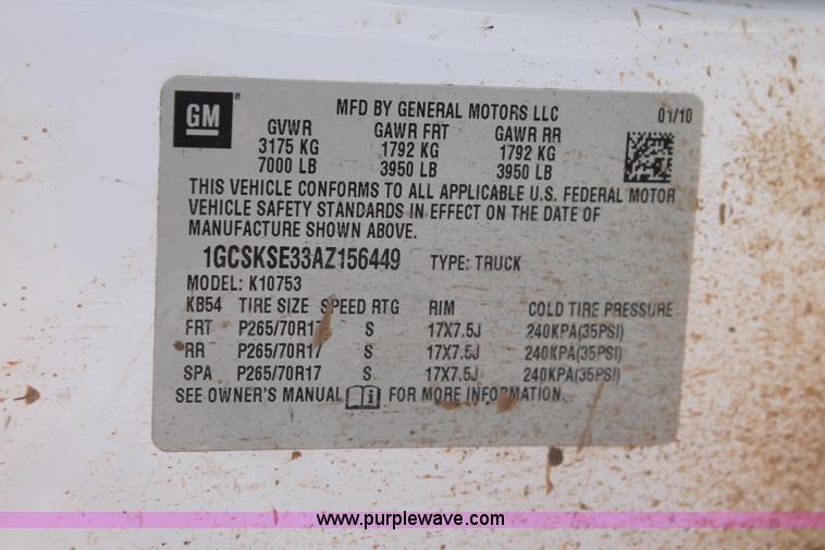 image for item H8181 2010 Chevrolet Silverado 1500 Z71 Ext. Cab pickup truck