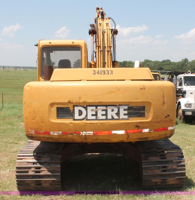 image for item H8182 2000 John Deere 120 excavator