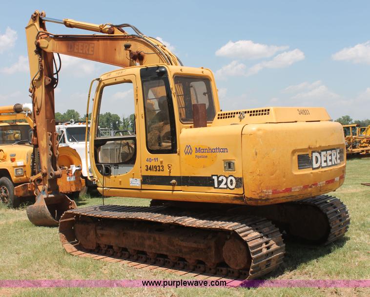 image for item H8182 2000 John Deere 120 excavator
