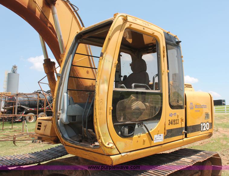 image for item H8182 2000 John Deere 120 excavator