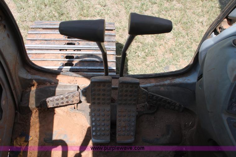 image for item H8182 2000 John Deere 120 excavator
