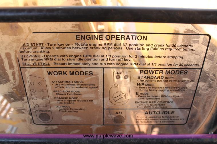 image for item H8182 2000 John Deere 120 excavator