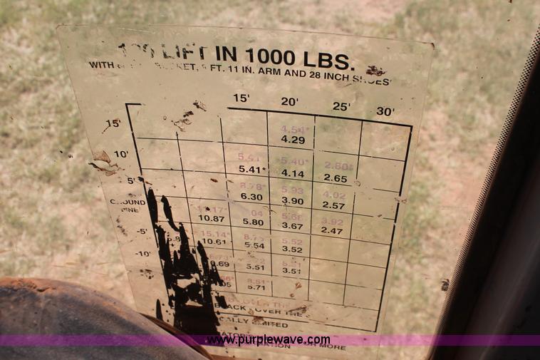 image for item H8182 2000 John Deere 120 excavator