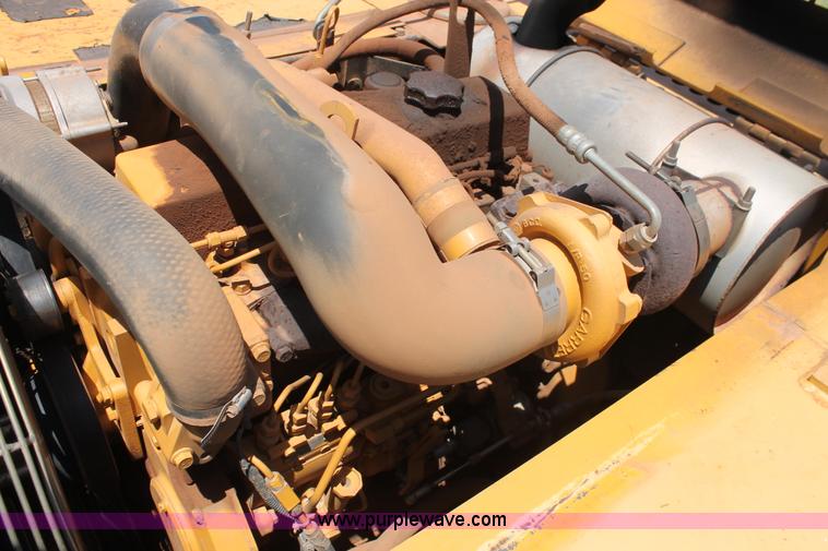 image for item H8182 2000 John Deere 120 excavator