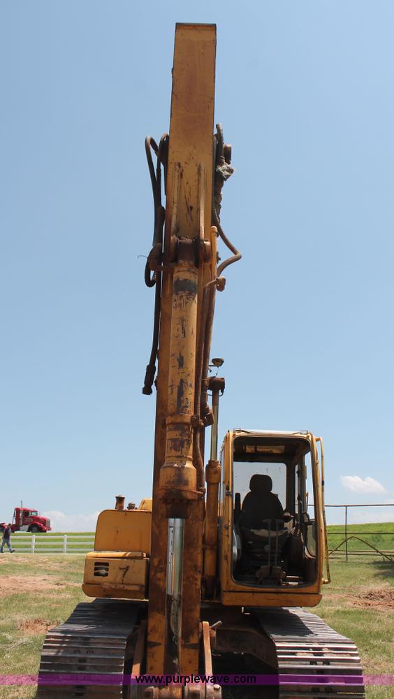 image for item H8182 2000 John Deere 120 excavator