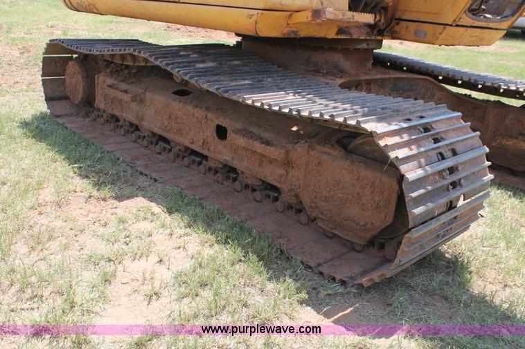 image for item H8182 2000 John Deere 120 excavator