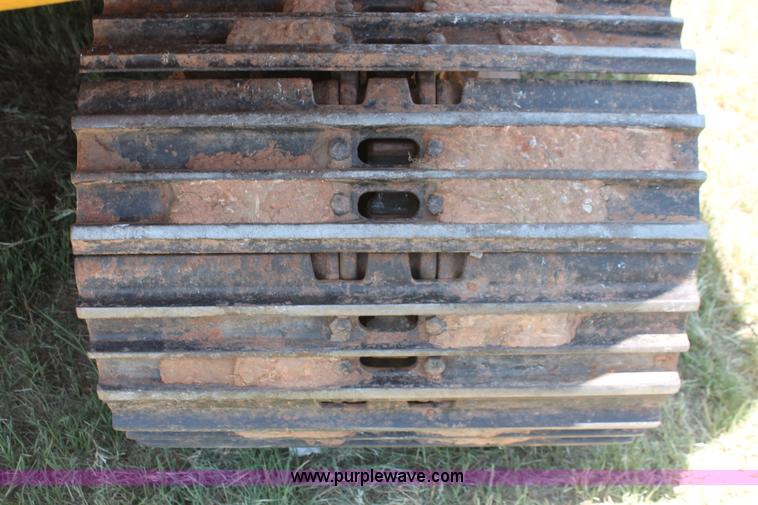 image for item H8182 2000 John Deere 120 excavator