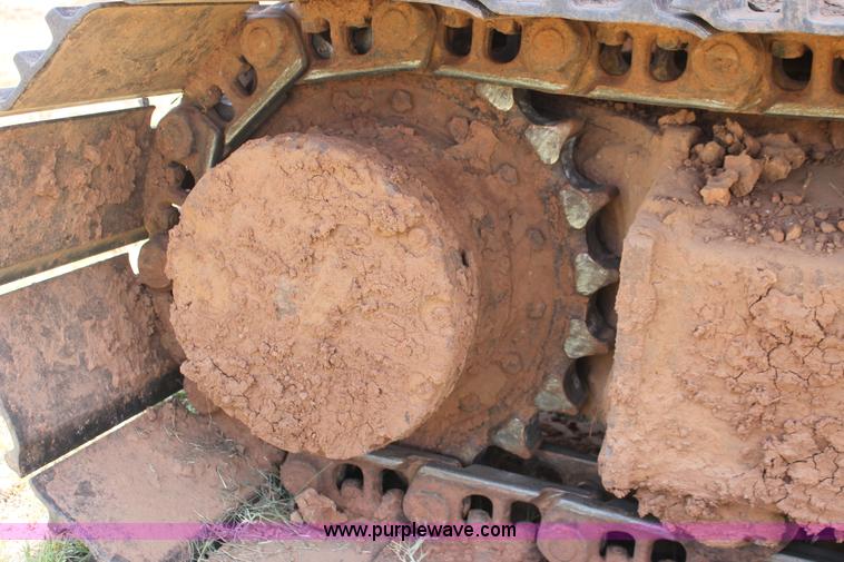 image for item H8182 2000 John Deere 120 excavator