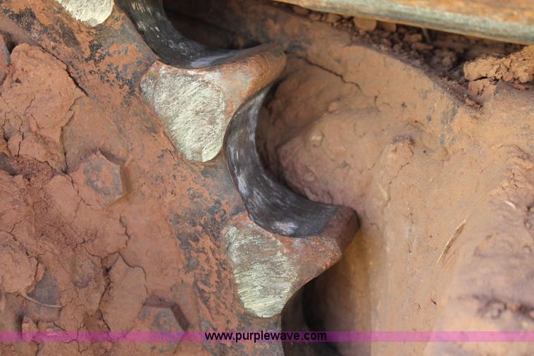 image for item H8182 2000 John Deere 120 excavator