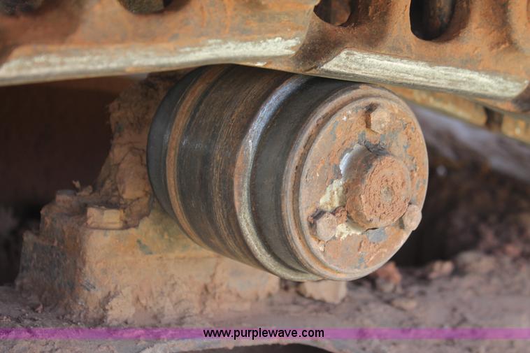 image for item H8182 2000 John Deere 120 excavator