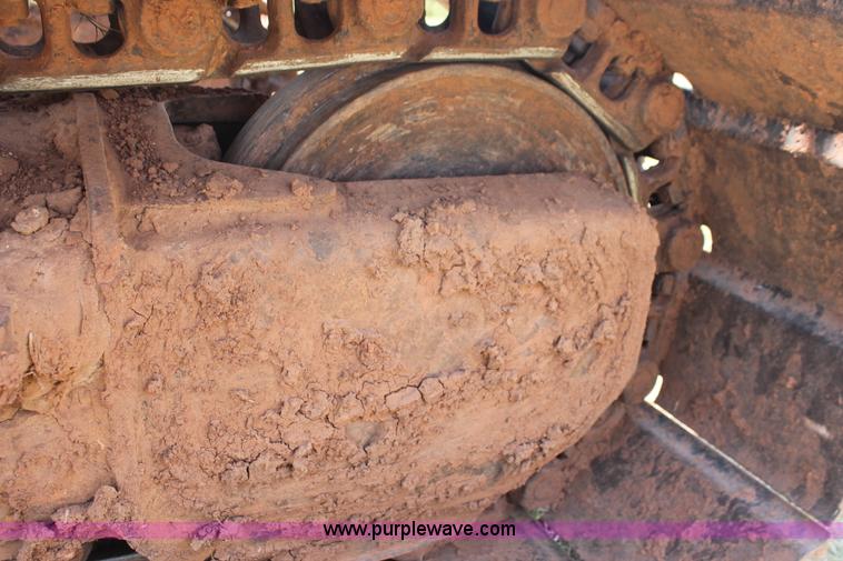 image for item H8182 2000 John Deere 120 excavator