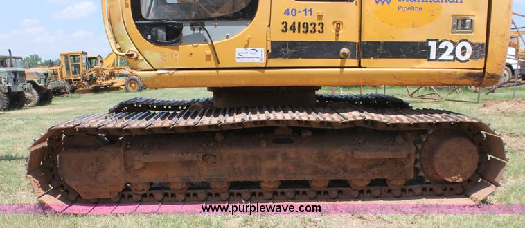 image for item H8182 2000 John Deere 120 excavator