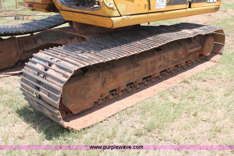 image for item H8182 2000 John Deere 120 excavator