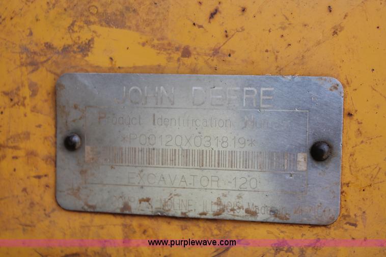 image for item H8182 2000 John Deere 120 excavator